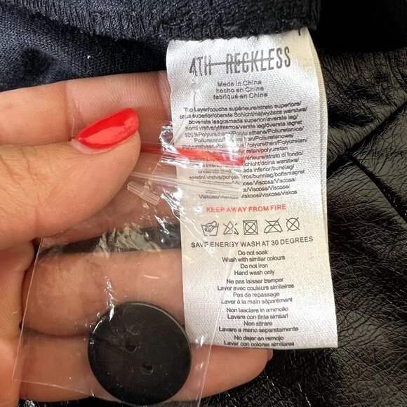 4th And Reckless Women size M NWOT Faux Leather Straight Leg Pants Lined - Picture 7 of 9